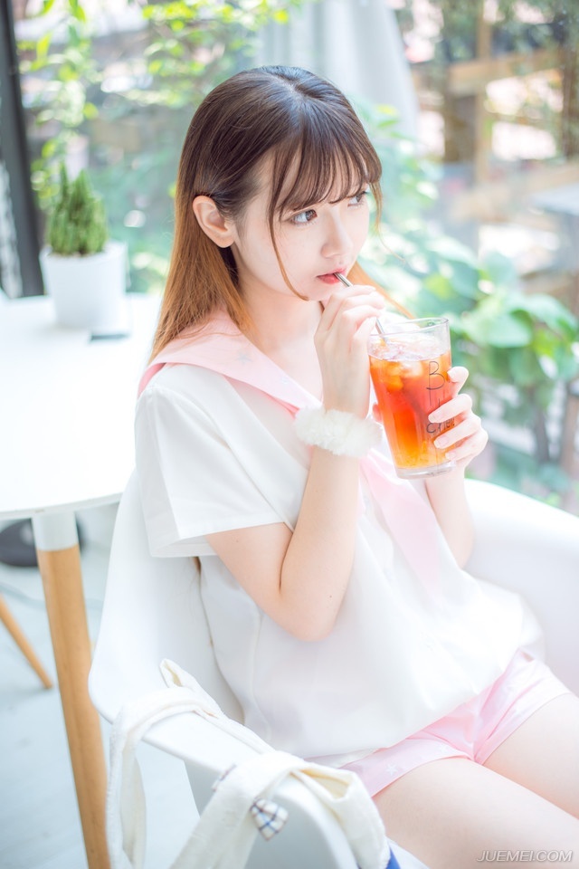 生活，是一种缓缓如夏日流水般地前进，我们不要焦急我们三十岁的时候，不应该去急五十岁的事情，我们生的时候，不必去期望死的来临，这一切，总会来的。